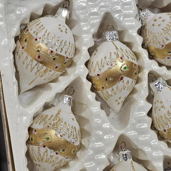 8 Vintage Commodore Hand Decorated In Romania Glass Christmas Ornaments - Picture 4 of 12